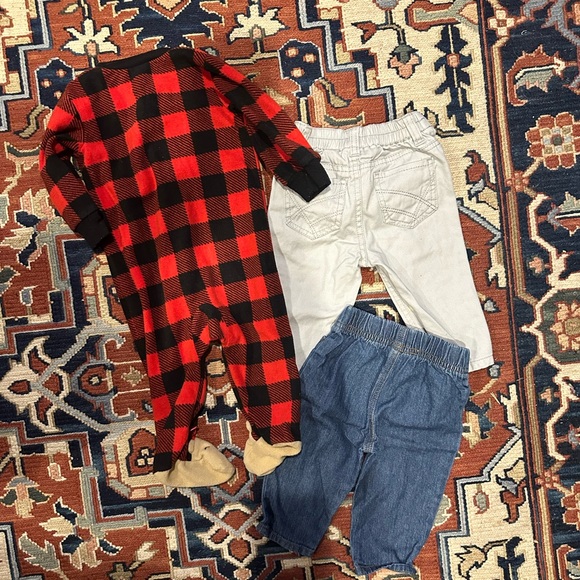 Baby 6-9 month lot, PJ and pants - Picture 5 of 8